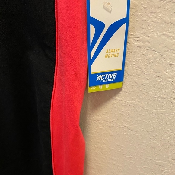 NWT cropped Old Navy leggings - Picture 8 of 8